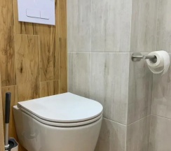 Студия с балконом и с красивым видом из окна в Квартира на Василенко 7/1