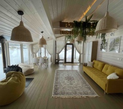 Коттедж с красивым видом из окна в Бали