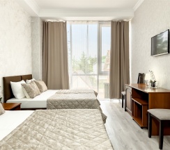 СТУДИЯ с панорамными окнами и видом на горы в Greek house viva hotels group