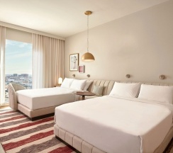Четырёхместный номер Standard в Virgin Hotels Dallas