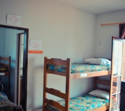 Кровать в общем номере (женский номер) в Cabo Frio Fun Hostel