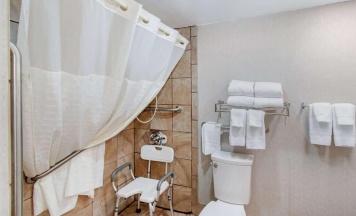Четырёхместный номер Standard в Clarion Hotel Denver Central