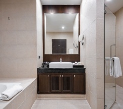 Люкс Grand с балконом в Grand Asoke Suites Boutique Residence