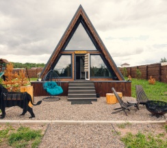 Радость в Hut house