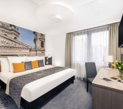 Двухместный полулюкс Classic двуспальная кровать в Mercure Budapest City Center Hotel