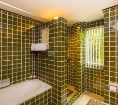 Бунгало Deluxe с балконом в Курортный отель The Fair House Beach Resort & Hotel