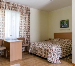 Номер улучшенный семейный с 1 двуспальной кроватью в Villa Victoria