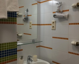 Номер эконом (без окна) в Амиго