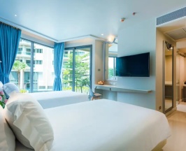Двухместный номер Deluxe с балконом (2 отдельные кровати) в Centara Sonrisa Residences & Suites Sriracha