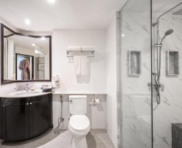 Двухместный номер Deluxe Terrace Lagoon Pool Access двуспальная кровать в Thavorn Palm Beach Resort Phuket