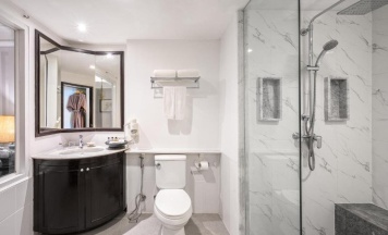 Двухместный номер Deluxe Terrace с видом на море 2 отдельные кровати в Thavorn Palm Beach Resort Phuket