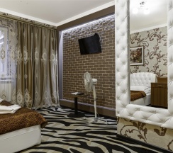 4-местный номер люкс в Home Hotel