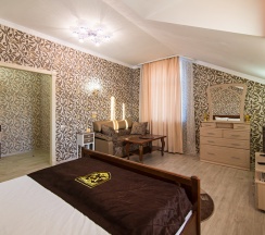 Стандартный улучшенный номер в Hotel X.O.