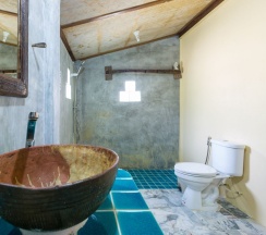 Бунгало Standard с вентилятором (без горячей воды) рядом с пляжем в Bottle Beach 1 Resort