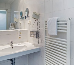 Двухместный номер Standard с видом на город 2 отдельные кровати в Hotel Domicil Hamburg by Golden Tulip