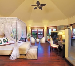 Бунгало с видом на море в Poshanu Resort