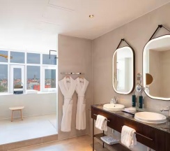 Двухместный люкс Дуплекс двуспальная кровать в Hilton Cologne