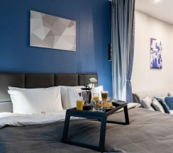 Апартаменты улучшенные с 1 двуспальной кроватью в Sky inn color