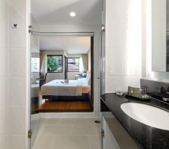 Двухместный номер Superior двуспальная кровать в Novotel Phuket Vintage Park Resort