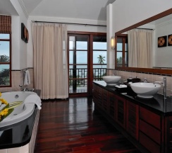 Вилла с балконом в Kanda Residences Pool Villas