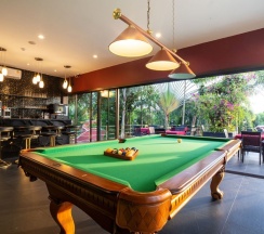 Вилла с 4 комнатами с видом на горы в Boutique Resort Private Pool Villa