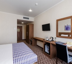 Бизнес с двуспальной кроватью KING SIZE в Raymond