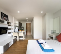 Двухместная студия Superior с балконом и с видом на горы двуспальная кровать в Ozone Condotel