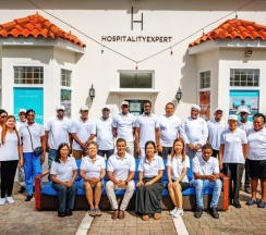 Апартаменты в Hospitality Expert F32 Beach front Pool & Chef