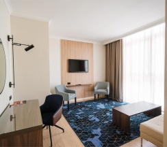 Представительский люкс (Апартамент с 2 спальнями) в Кортъярд Марриотт Сочи Красная Поляна