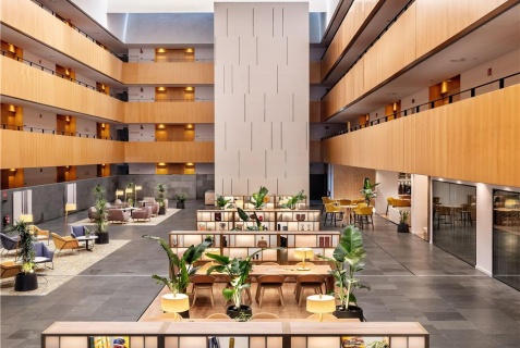 Эль-Прат-де-Льобрегат: Отель INNSiDE by Meliá Barcelona Aeropuerto