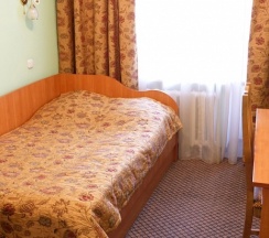 Двухместный номер двуспальная кровать в 40 лет Победы