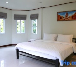 Коттедж с 3 комнатами в Kamalar Palace Longstay house