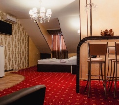 Номер люкс в Paradise Inn Hotel&SPA