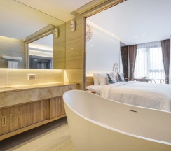 Двухместный номер Deluxe двуспальная кровать в The Marin Phuket