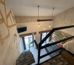 Двухуровневые апартаменты № 7 в Loft Apart