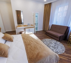 Джуниор в Grig`s Hotel