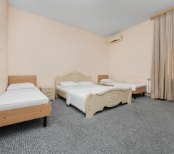 Четырёхместный номер Classic с видом на горы в Green rent