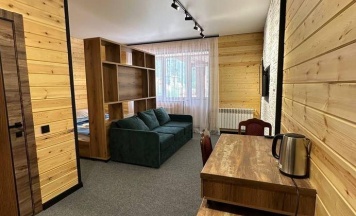 Номер люкс семейный №46 в Алатау Люкс