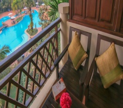 Номер Standard с видом на воду в Angkor Palace Resort & Spa
