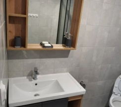 Четырёхместный коттедж Comfort с 2 комнатами (диван) в Фортуна