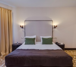 Номер делюкс в Garden Hotel & SPA