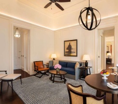 Люкс Grand Hotel в Raffles Singapore