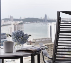 Семейный номер Deluxe с балконом в Grande Centre Point Pattaya