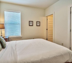 Коттедж с 4 комнатами с видом на море в Beach Nest 4 Bedroom Holiday Home by Five Star Properties