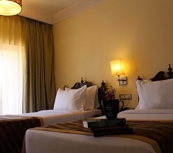 Семейный люкс с видом на бассейн в Evershine Resort & Spa