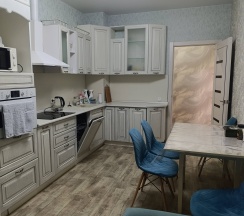 Квартира в Апартаменты на 17-й микрорайон, 1/2
