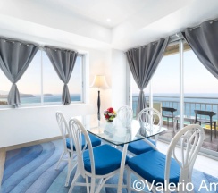 Люкс с 2 комнатами с балконом и с красивым видом из окна в Апартаменты OMNIA  Phuket - Waterfront Karon