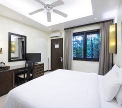 Трёхместный номер Standard в Lokal Phuket