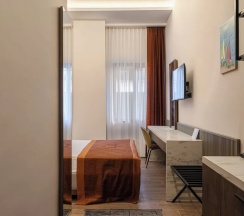 Двухместный номер Economy с видом на город двуспальная кровать в Отель Nuca Homes