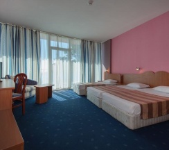Трёхместный номер Standard с балконом и с видом на море в Sirius Beach Hotel & SPA